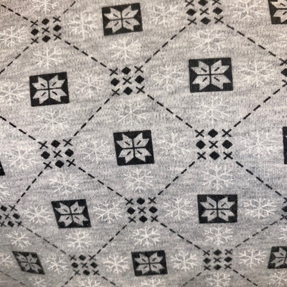 TALBOTS Snowflake Novelty Print Turtleneck Sweater Light Gray Black Size S - Picture 2 of 4